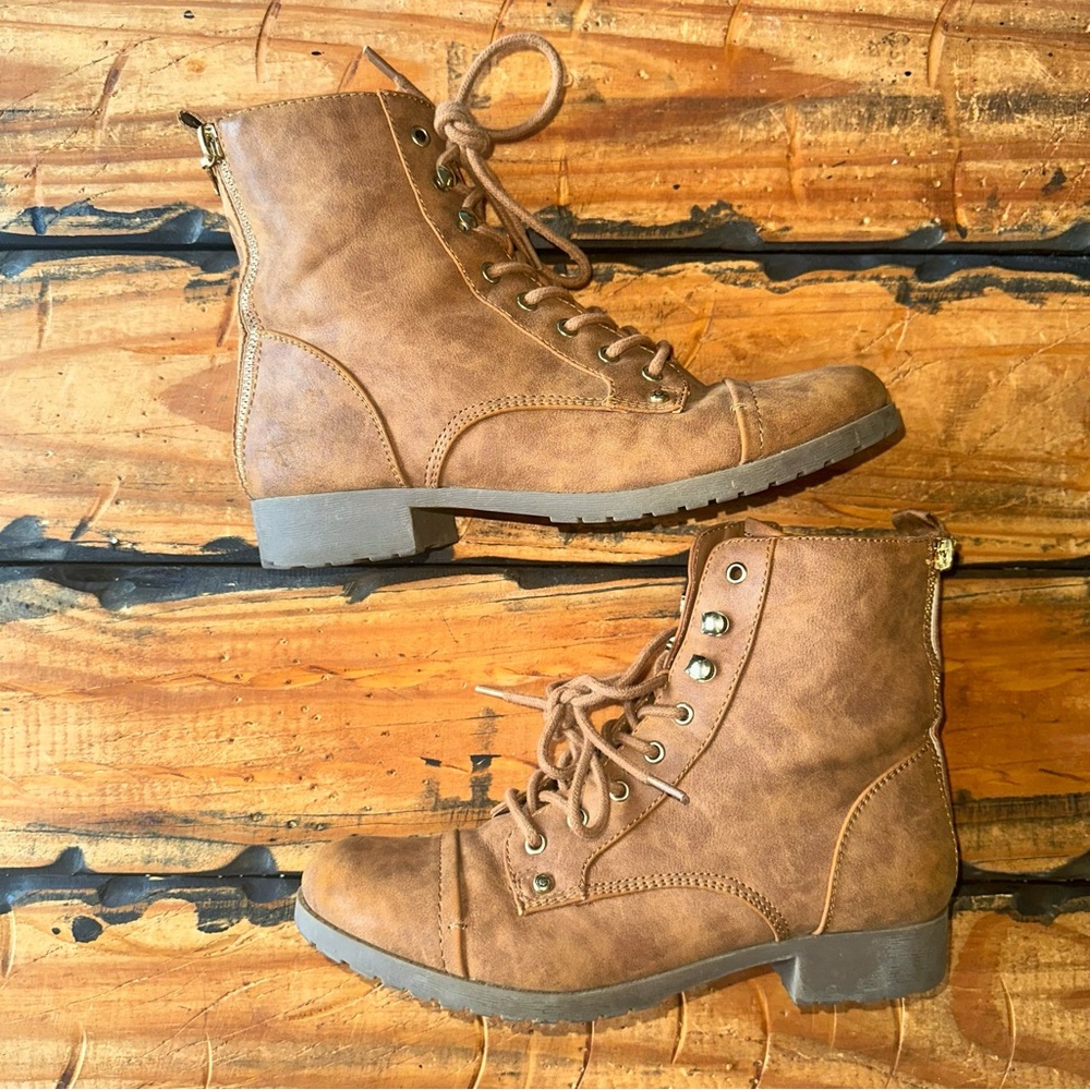 GUESS GBG Los Angeles Bailin zip up side tan faux leather ankle boot size 8 M!!